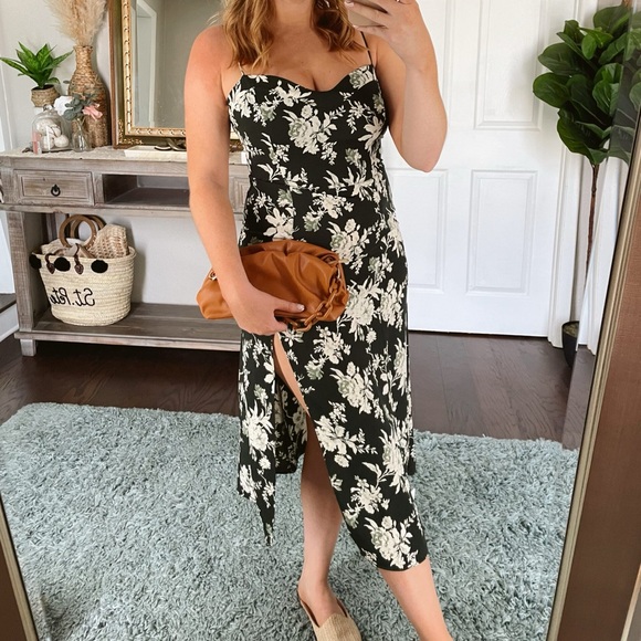 Abercrombie & Fitch High-Slit Midaxi Dress in a green floral print. - Picture 2 of 8